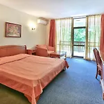 Estreya 4*
