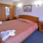 Estreya 4*