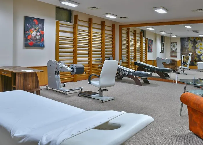 Estreya And فندق سينتس قسطنطين وهيلينا