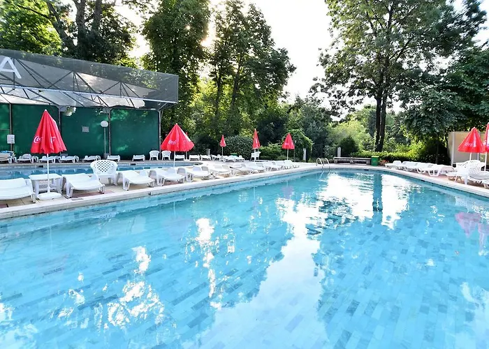 فندق Estreya And