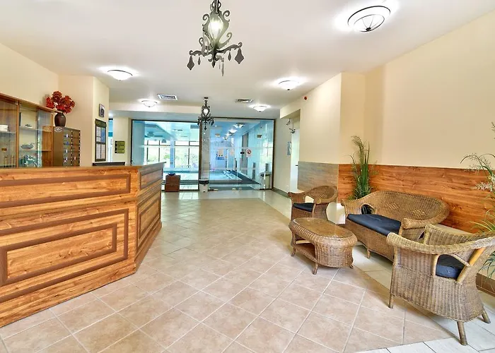 Estreya And سينتس قسطنطين وهيلينا