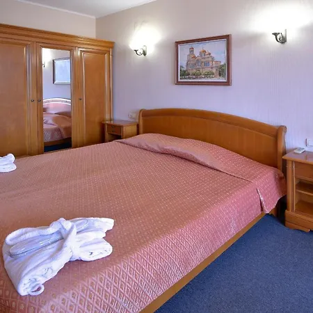Estreya 4*