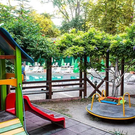 естрея резидънс и 4* Св. Св. Константин и Елена