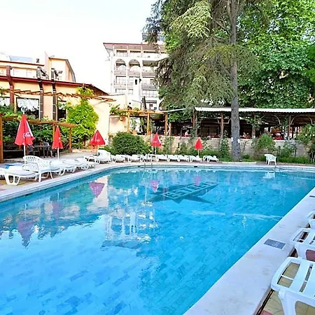 Estreya Hotel 4*