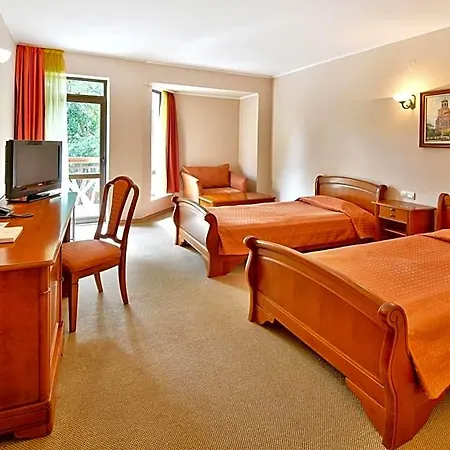 Estreya 4*