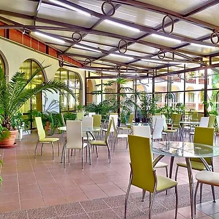 Estreya Hotel 4*