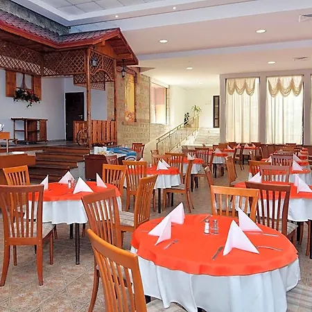 Hotel Estreya
