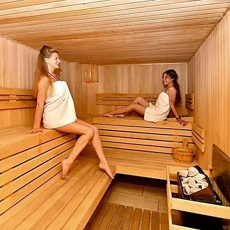 Estreya Hotel