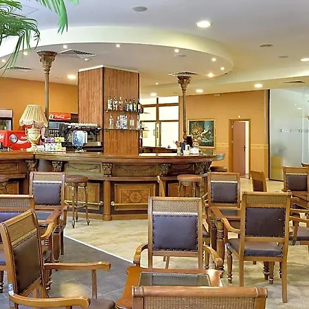 Hotel Estreya 4*