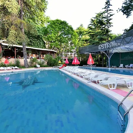 Hotel Estreya 4*