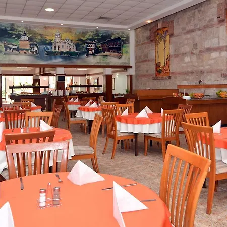 Hotel Estreya 4*