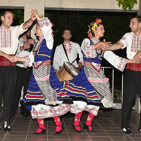 Hotel Estreya And 4*