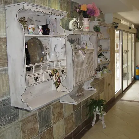 Estreya Hotel 4*