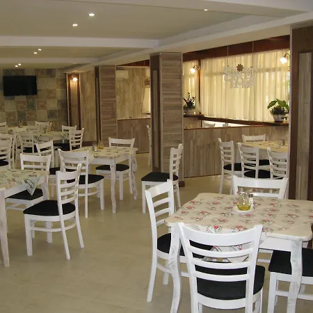 Hotel Estreya