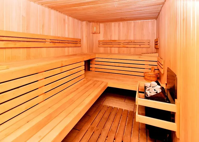 Hotel Estreya And 4*