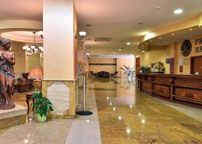 Estreya And St Constantin et Helena