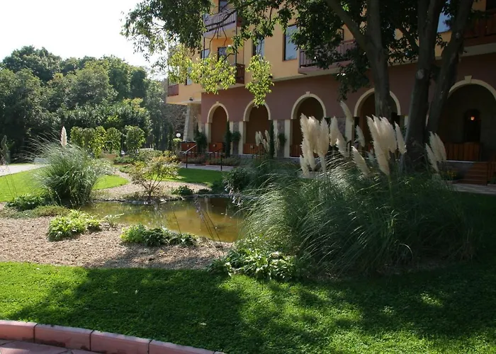 Hotel Estreya And 4*